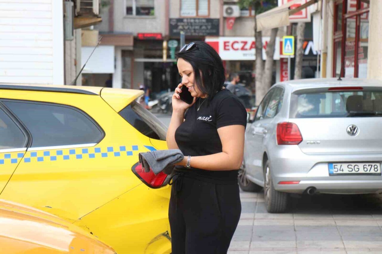 Servis şoförlüğünden taksiciliğe: Erkeklere meydan okuyan kadın 20 Bülten Medya -