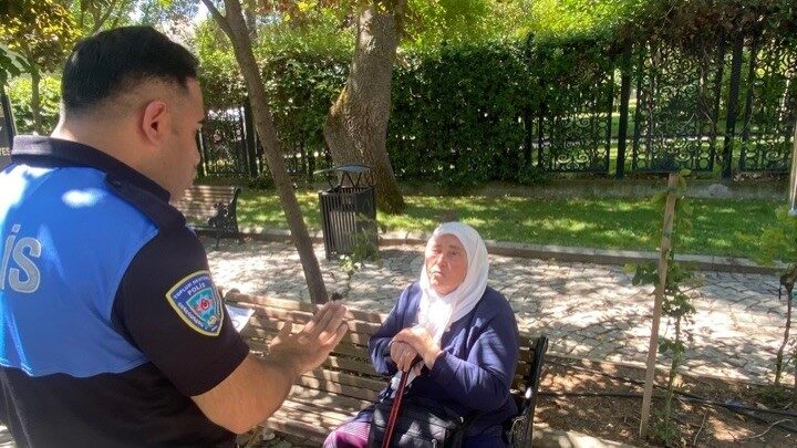 Şeyh Edebali Türbesi’nde vatandaşlara dolandırıcılık uyarısı 7 Bülten Medya -