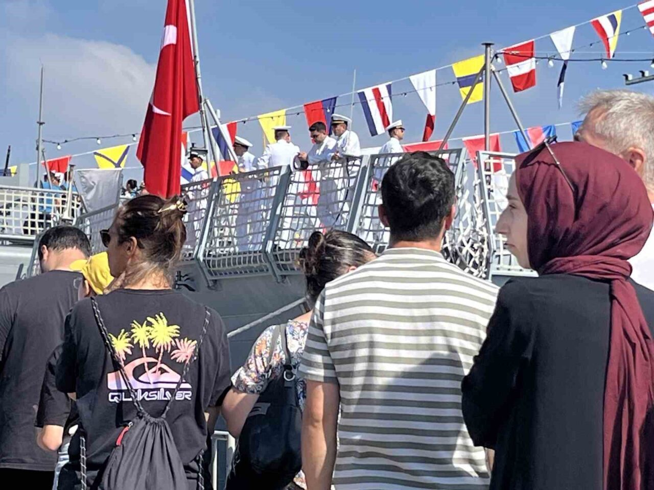 Sıcak havaya rağmen TEKNOFEST dolup taşıyor 19 Bülten Medya -