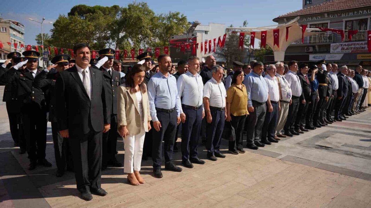 Sındırgı’da 30 Ağustos Zafer Bayramı’nın 104. Yılı Coşkuyla Kutlandı 16 Bülten Medya -