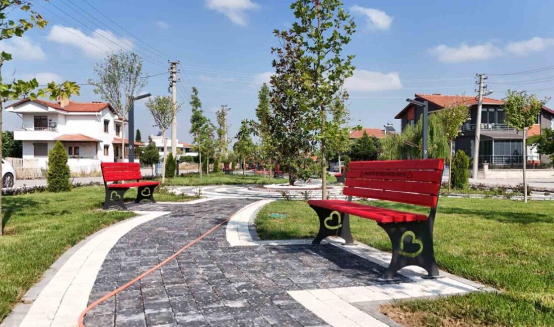 Balıkesir Büyükşehir Belediyesi ve Sındırgı Belediyesi iş birliğiyle yeni parklar,