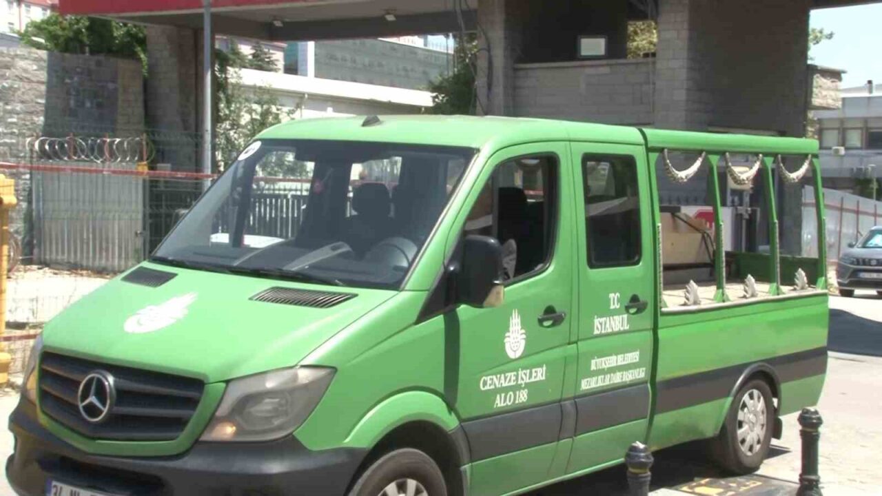 Şişli’de öldürülen Nilda Müge Şahin’nin cenazesi ailesi tarafından Adli Tıp Kurumu’ndan alındı 12 Bülten Medya -