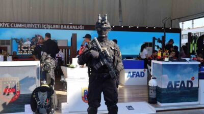 TEKNOFEST Mavi Vatan’da “Siyah Giyen Adamlar” olarak anılan JÖAK timleri,