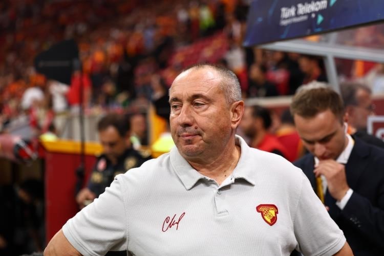 Stanimir Stoilov: “Buradan kesinlikle puan hak ederek ayrılmamız gerekiyordu fakat bunu başaramadık” Göztepe Teknik Direktörü Stanimir Stoilov, Galatasaray’a 3-2 mağlup oldukları maçtan