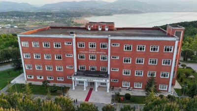 Sakarya Uygulamalı Bilimler Üniversitesi (SUBÜ); büro personeli, mühendis, koruma ve