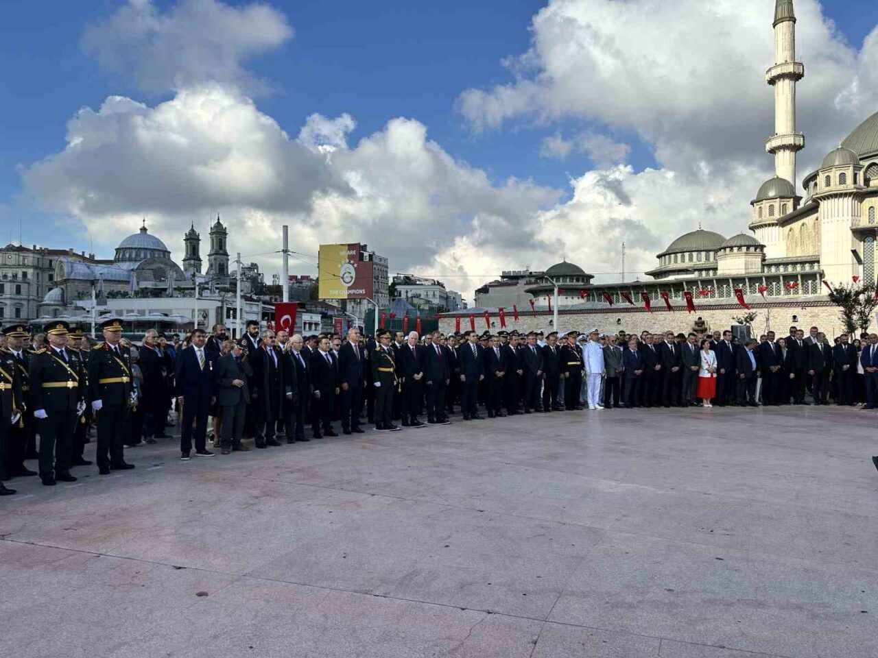 Taksim Meydanı’nda 30 Ağustos Zafer Bayramı töreni 4 Bülten Medya -