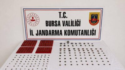 Bursa’nın Nilüfer ilçesinde tarihi eser niteliğindeki sikke ve objeleri satmaya