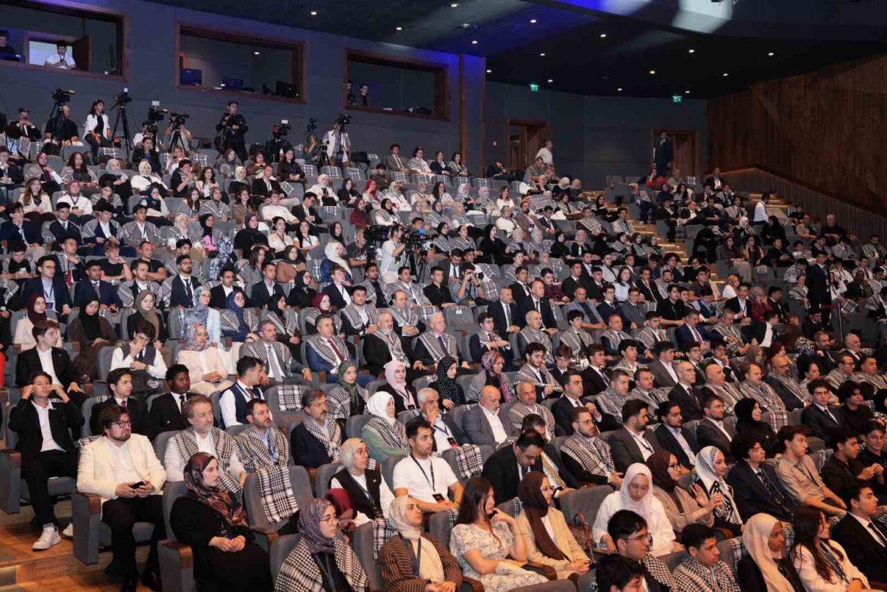 TBMM Başkanı Kurtulmuş: "Cumhuriyetimizin ilk asrının yarısını heba ettiğimiz terör meselesini geride bırakıyoruz" 18 Bülten Medya -