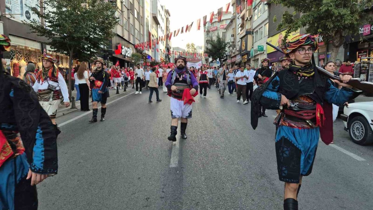Tekirdağ’da 30 Ağustos coşkusu kortejle zirve yaptı 14 Bülten Medya -