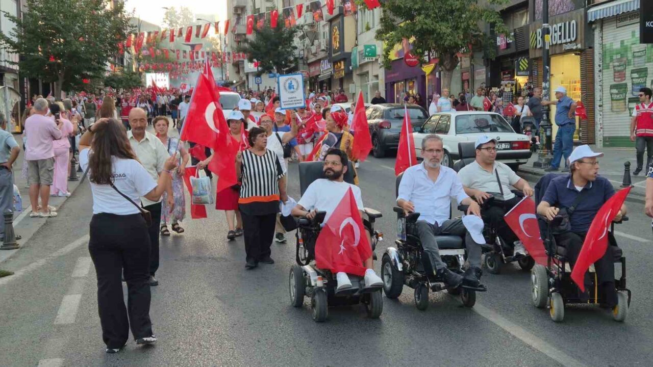 Tekirdağ’da 30 Ağustos coşkusu kortejle zirve yaptı 15 Bülten Medya -