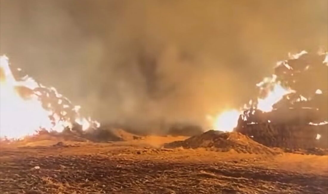 Tekirdağ’da 500 saman balyası kül oldu Tekirdağ’ın Hayrabolu ilçesinde çıkan yangında yaklaşık 500 saman balyası yanarak