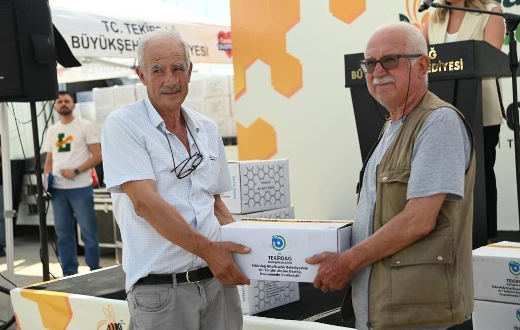 Tekirdağ Büyükşehir Belediyesi, Arı Yaşam Gücü Projesi kapsamında il genelindeki