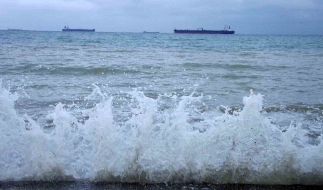 Tekirdağ’da denize girişler yasaklandı Tekirdağ’ın Saray ilçesinde, olumsuz hava ve deniz şartları nedeniyle denize