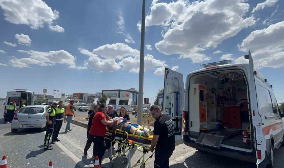 Tekirdağ’da hatalı dönüş kazaya neden oldu: 4 yaralı Tekirdağ’ın Çorlu ilçesinde hatalı dönüş yapan otomobilin karşı yönden gelen