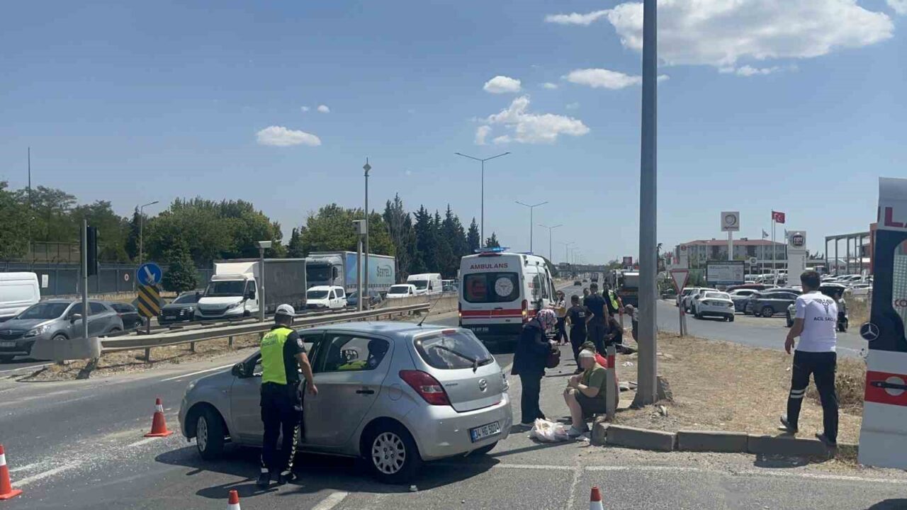Hatalı Dönüş Kazaya Yol Açtı! Aralarında Çocuk da Var 2 Bülten Medya -