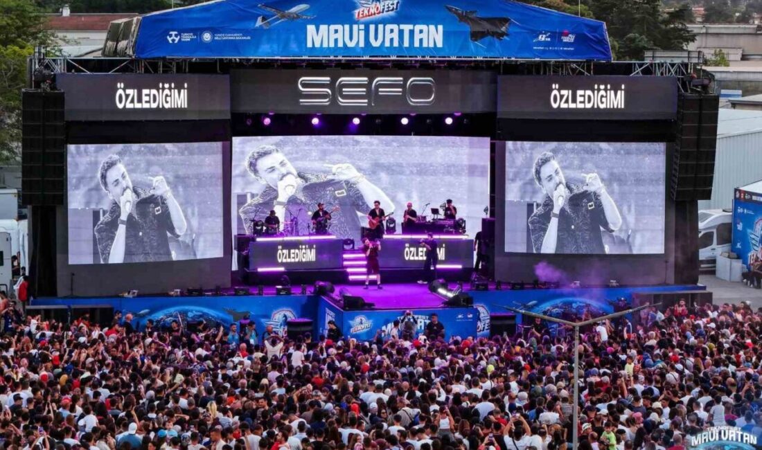TEKNOFEST Mavi Vatan’da Sefo konseri Kocaeli’de düzenlenen “TEKNOFEST Mavi Vatan” etkinlikleri çerçevesinde şarkıcı Sefo sahne