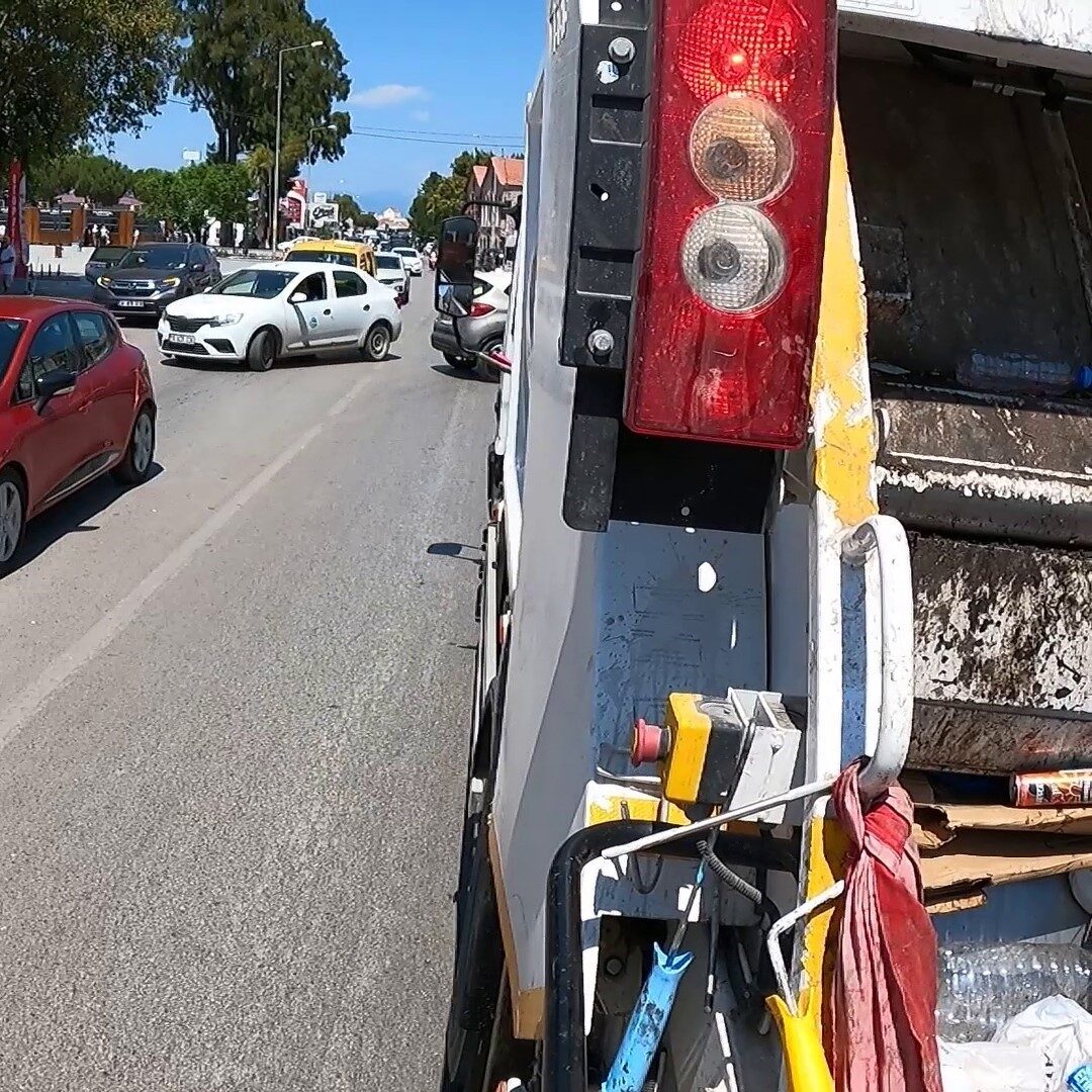 Temizlik emekçilerinin bir günü aksiyon kamerasına yansıdı 13 Bülten Medya -