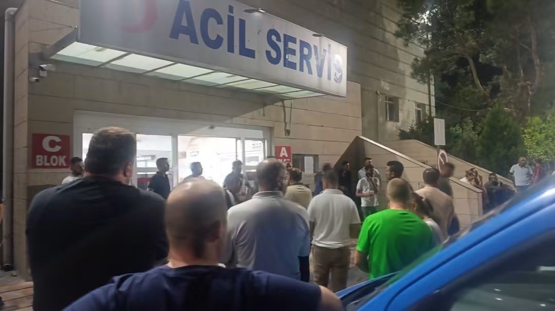 Tırla çarpışan motosikletin sürücüsü hayatını kaybetti Edirne’nin Uzunköprü ilçesinde tırla çarpışan motosikletin sürücüsü hayatını kaybetti. Kaza,