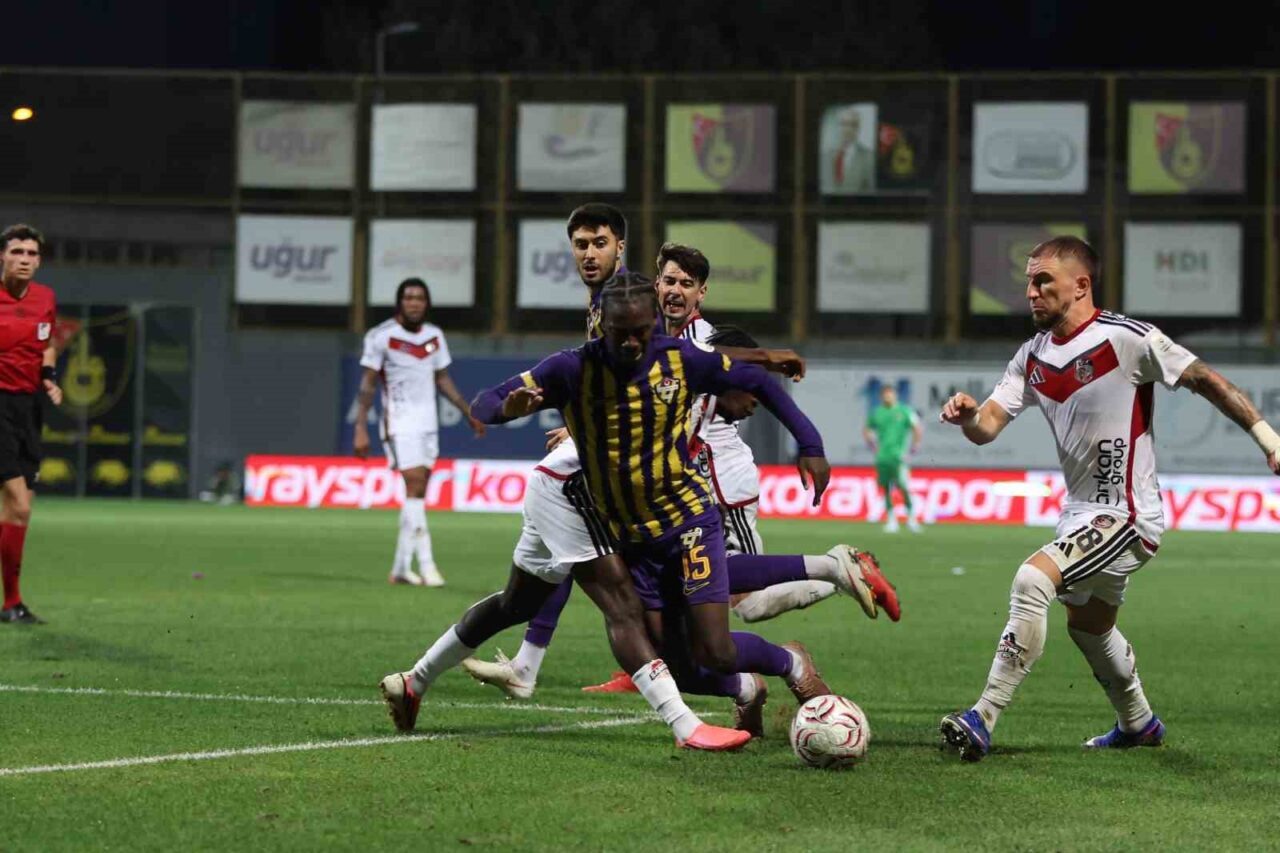Trendyol Süper Lig: Eyüpspor: 0 - Gaziantep FK: 1 (Maç sonucu) 56 Bülten Medya -