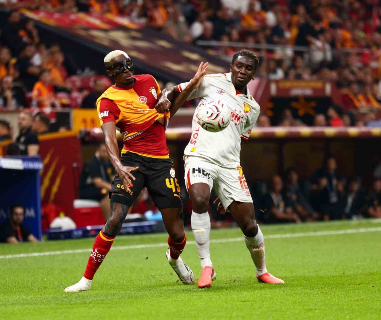 Trendyol Süper Lig: Galatasaray: 1 - Göztepe: 1 (İlk yarı) 71 Bülten Medya -