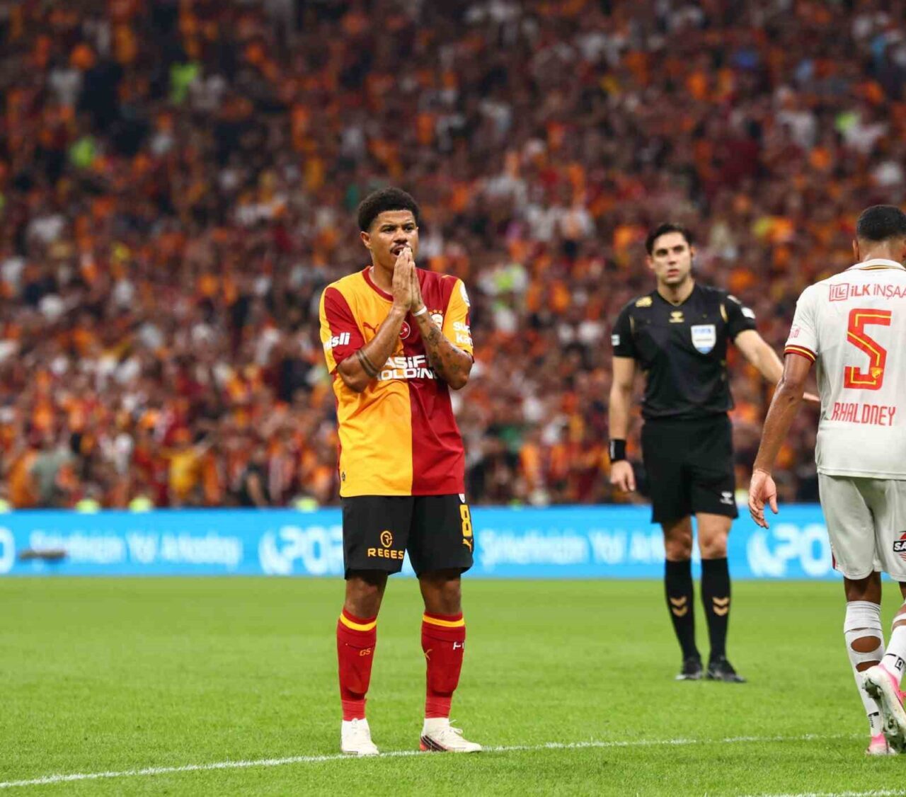 Trendyol Süper Lig: Galatasaray: 1 - Göztepe: 1 (İlk yarı) 82 Bülten Medya -