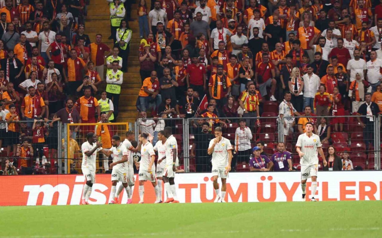 Trendyol Süper Lig: Galatasaray: 1 - Göztepe: 1 (İlk yarı) 69 Bülten Medya -