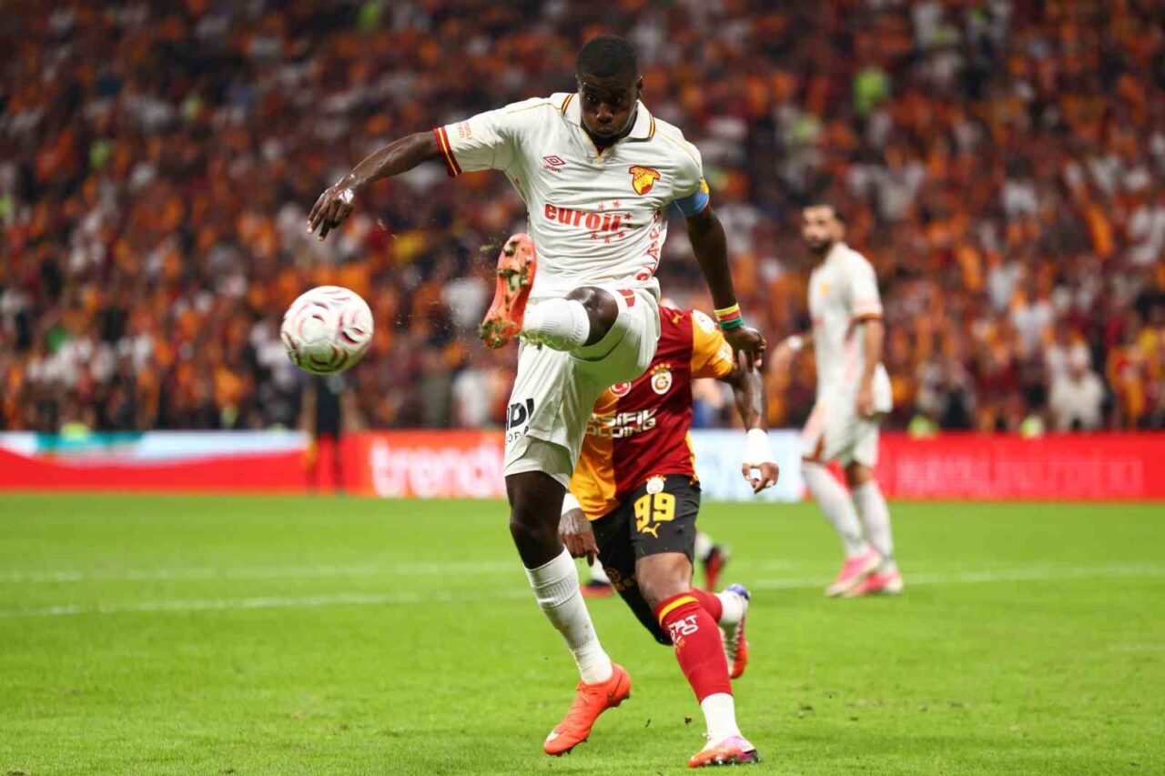 Trendyol Süper Lig: Galatasaray: 1 - Göztepe: 1 (İlk yarı) 77 Bülten Medya -