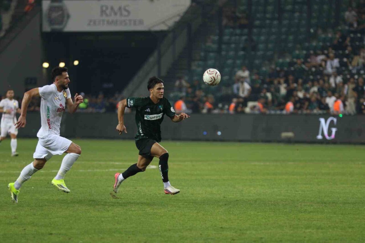 Trendyol Süper Lig: Kocaelispor: 1 - Amed Sportif Faaliyetler: 0 (İlk yarı) 43 Bülten Medya -