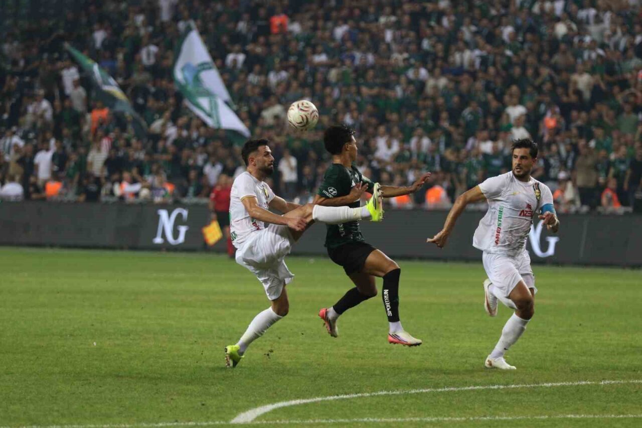 Trendyol Süper Lig: Kocaelispor: 1 - Amed Sportif Faaliyetler: 0 (İlk yarı) 44 Bülten Medya -
