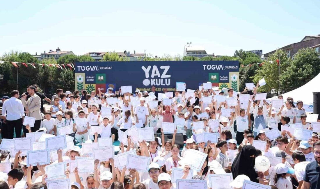 TÜGVA Sultangazi 2026 Yaz Okulu Kapanış Programı’nda öğrencilere sertifikaları verildi Sultangazi Belediye Başkanı Abdurrahman Dursun, TÜGVA’nın düzenlediği Sultangazi 2026 Yaz