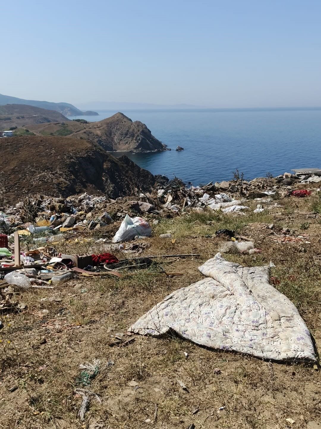 Turizm cenneti Kapıdağ’da çöp manzaraları tepki çekiyor 22 Bülten Medya -