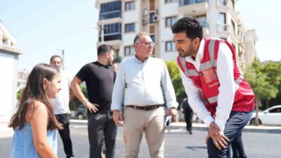 Tuzla’da vatandaşların günlük yaşamını kolaylaştırmak amacıyla sürdürülen ücretsiz otopark çalışmalarına