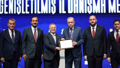 AK Parti İstanbul İl Danışma Meclisi programında, farklı ilçelerden belediye