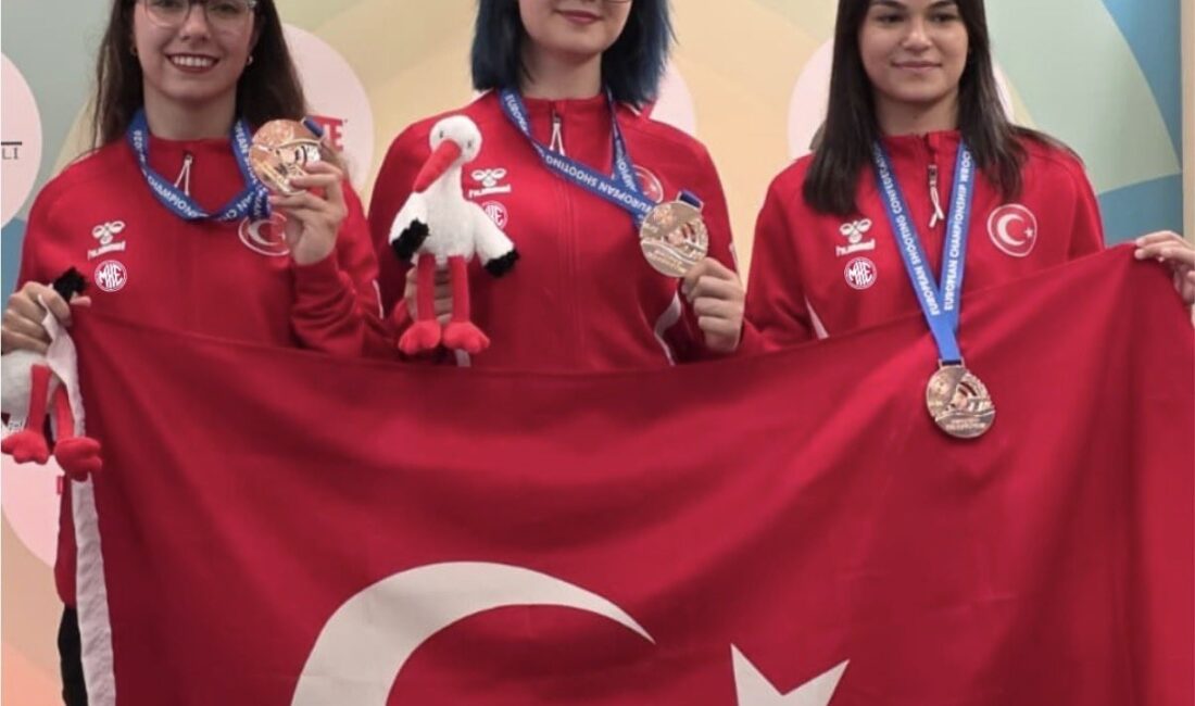 U23 Avrupa Şampiyonası’nda Havalı Tüfek Kadın ve Erkek Takımlarından bronz madalya U23 Avrupa Şampiyonası’nda Havalı Tüfek Kadın Takımı ve Havalı Tüfek