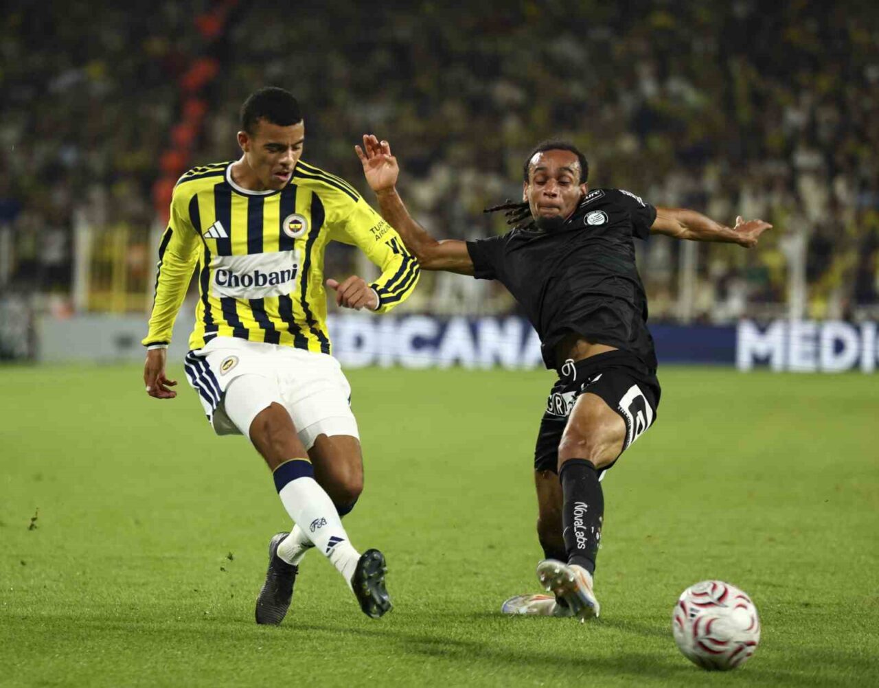 UEFA Şampiyonlar Ligi: Fenerbahçe: 2 - Sturm Graz: 0 (İlk yarı) 30 Bülten Medya -