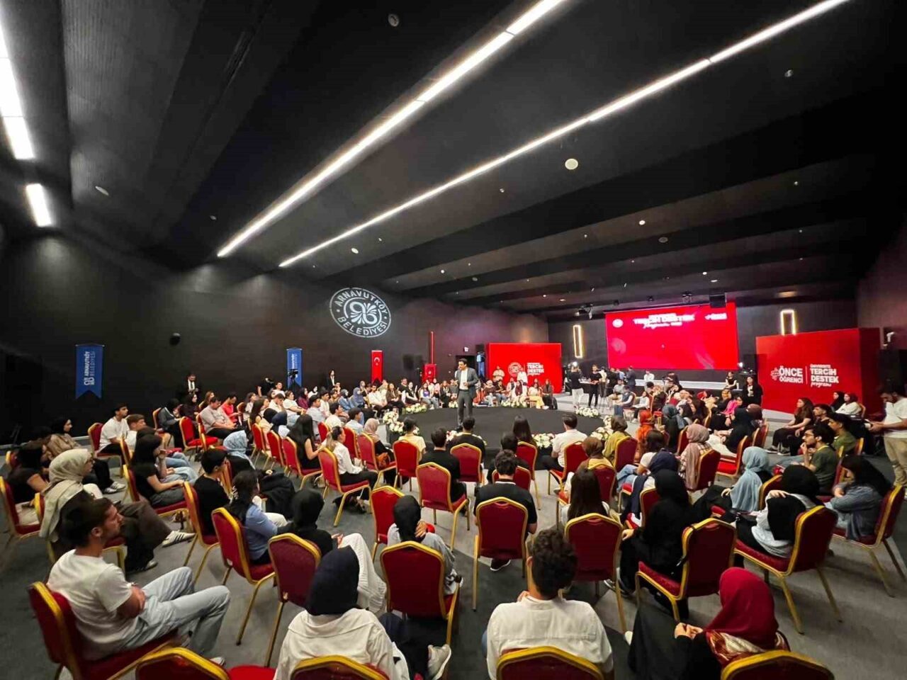 Üniversite adayları Arnavutköy’de geleceğin mesleklerini bakanlarla konuştu 12 Bülten Medya -