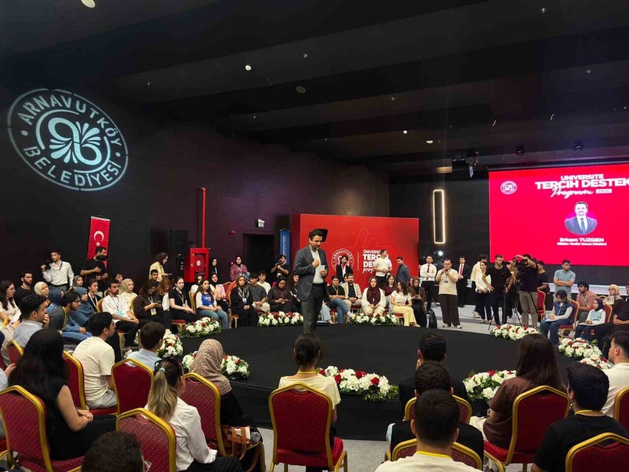 Üniversite adayları Arnavutköy’de geleceğin mesleklerini bakanlarla konuştu 11 Bülten Medya -