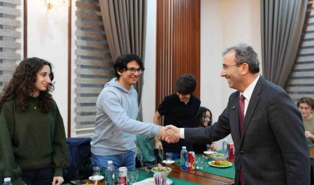 Pendik Belediyesi, üniversiteye ilk kez kayıt yaptıracak Pendikli gençlere yönelik