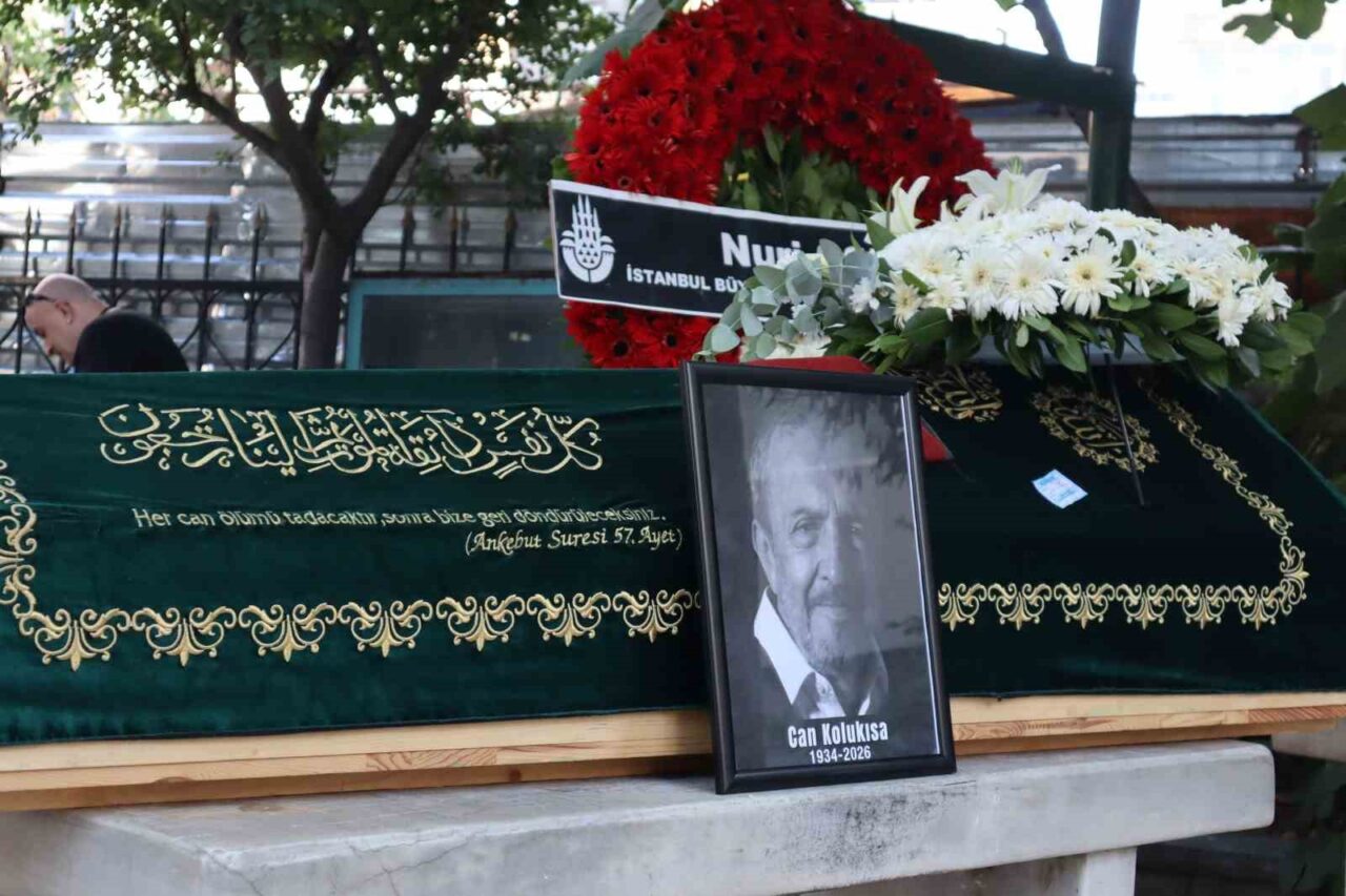 Türk tiyatro, sinema ve televizyon dünyasının usta ismi Can Kolukısa,