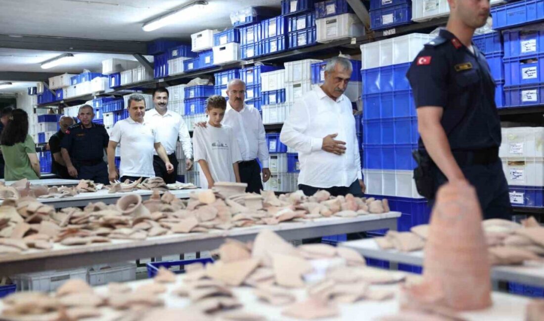 Vali Toraman, Apollon Smintheion ve Assos Antik kentinde incelemelerde bulundu Çanakkale Valisi Doç. Dr. Ömer Toraman, Apollon Smintheion ve Assos