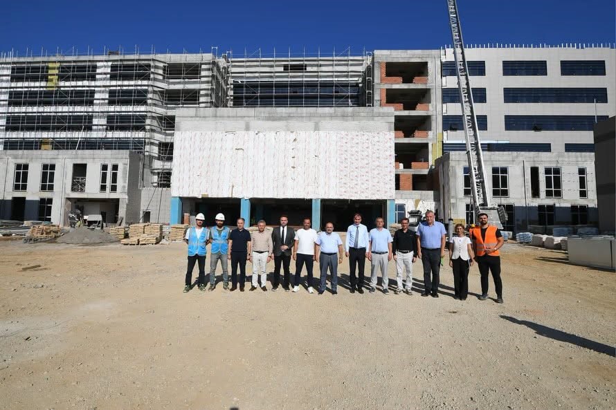 Vali Ustaoğlu yeni devlet hastanesi inşaatını inceledi Balıkesir Valisi İsmail Ustaoğlu, Edremit’te yapımı hızla devam eden yeni