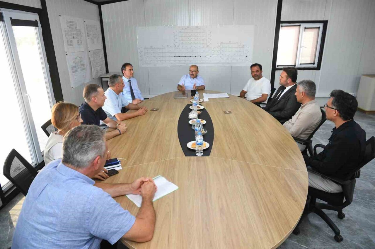 Vali Ustaoğlu yeni devlet hastanesi inşaatını inceledi 8 Bülten Medya -