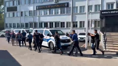 Bursa’da vatandaşlara zorla banka hesabı açtırarak bu hesapları kara para