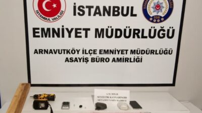 İstanbul Arnavutköy'de düzenlenen operasyonda, vidalanmış kalasların arasına gizlenen uyuşturucu maddeler