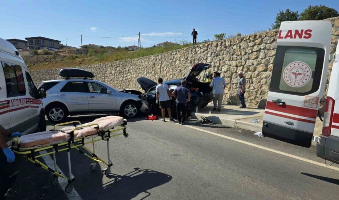 Yalova’da 2 otomobil çarpıştı: 4 yaralı Yalova’nın Çınarcık ilçesine bağlı Esenköy beldesinde iki otomobilin çarpışması sonucu