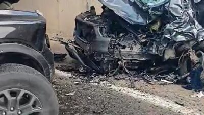 Yalova’nın Çınarcık ilçesinde pikap ile hafif ticari aracın kafa kafaya