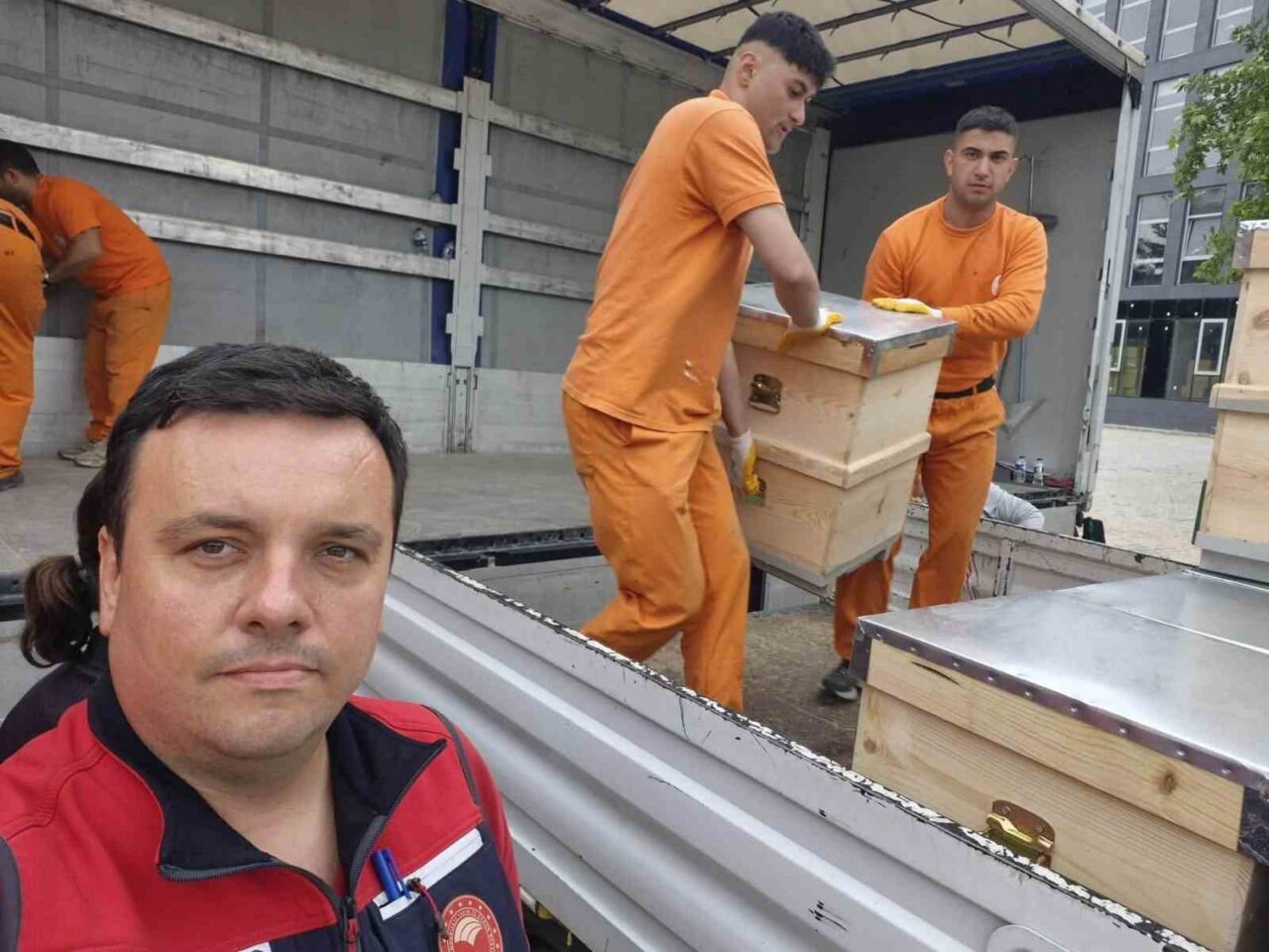 Yangından etkilenen arıcılara 2 bin kovan dağıtıldı 20 Bülten Medya -