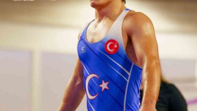 Taranto 2026 Akdeniz Oyunları’nda mücadele eden milli güreşçi Yasin Yeşil,