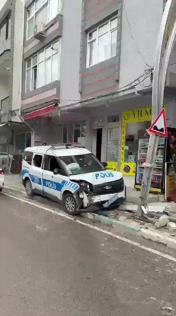 Yaşlı kadını darp edip polise kaza yaptırdı Kocaeli’nin Dilovası ilçesinde 65 yaşındaki kadını darp ettiği iddiasıyla gözaltına