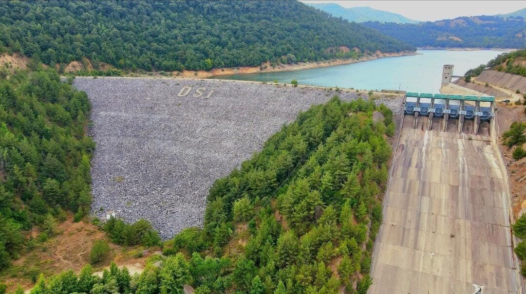 Yaz sıcakları Gönen-Yenice Barajı’nın su seviyesini yüzde 10 düşürdü 8 Bülten Medya -